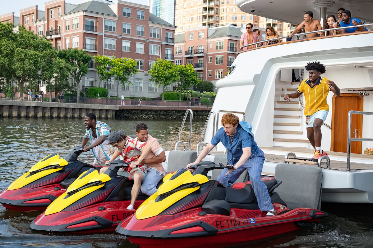 Movie still from Netflix original movie "72 Hours" starring Kevin Hart