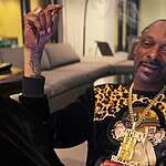 Snoop Dogg feat. October London "Touch Away" (Video)
