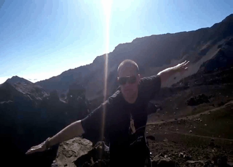 Video: @ElliottNiezel - 30,000ft. [#LIH] 1