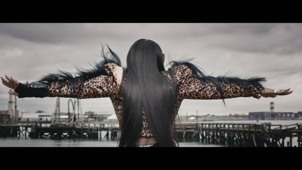 Video: Remy Ma feat. Lil Kim - Wake Me Up