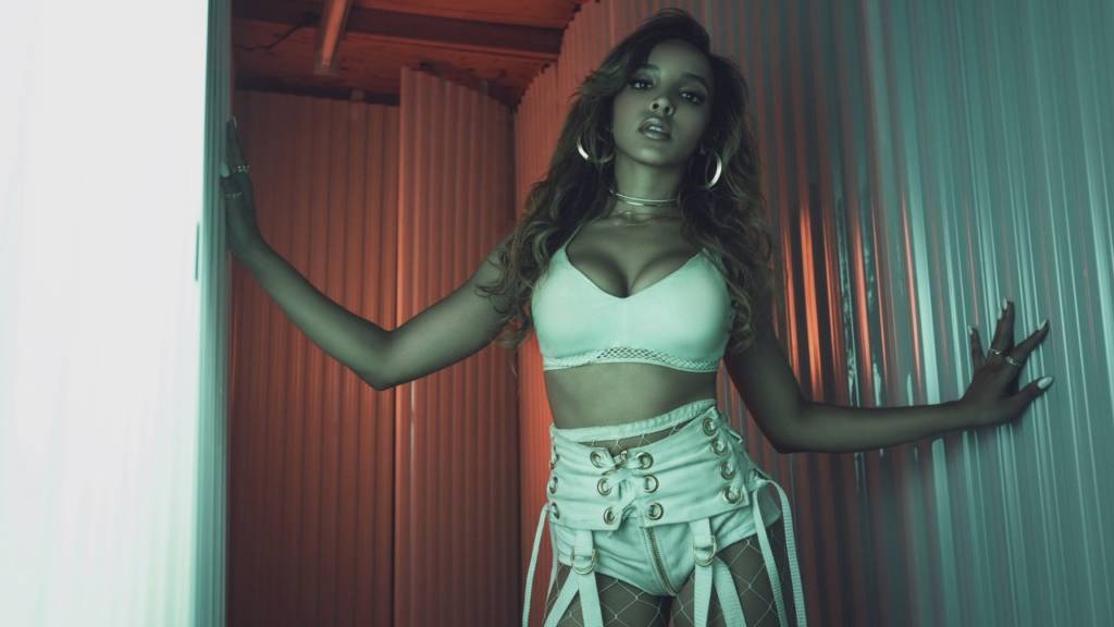 #Video: Tinashe feat. Future - Faded Love (Vertical)